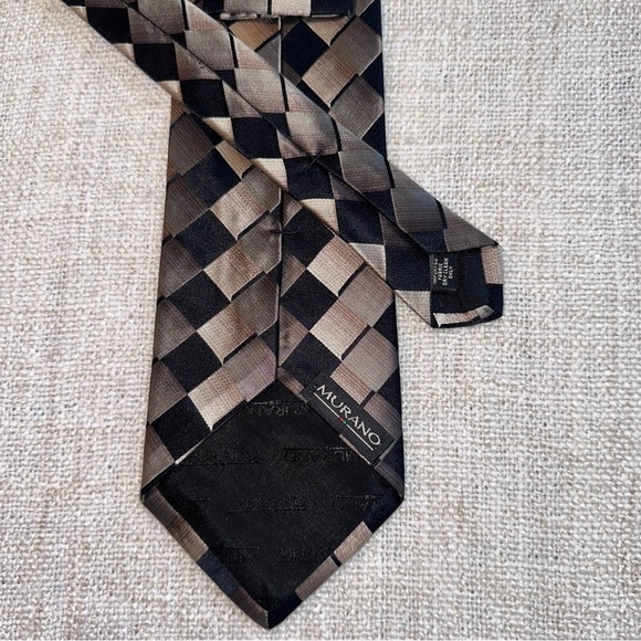 MURANO 100% Silk Tie Black Gray Tan Blocks Cubes Diamond Squares - Picture 3 of 7